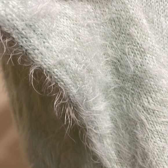 NWOT Live Love Dream Mint Cropped Sweater. Size S small 4/6 - Picture 3 of 9